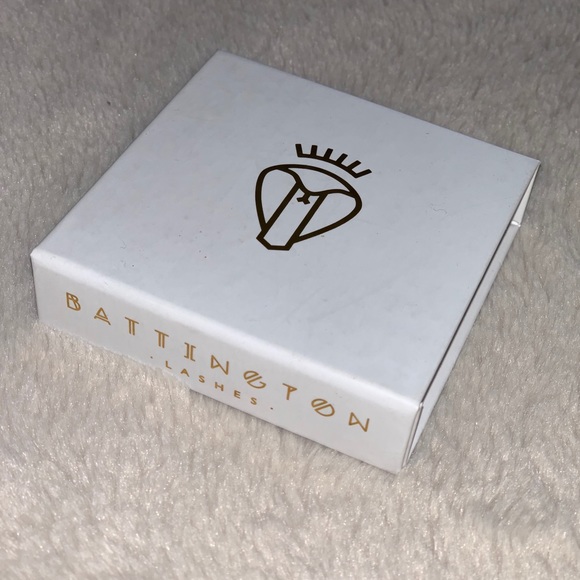 SOLD BATTINGTON LASHES - Picture 4 of 4